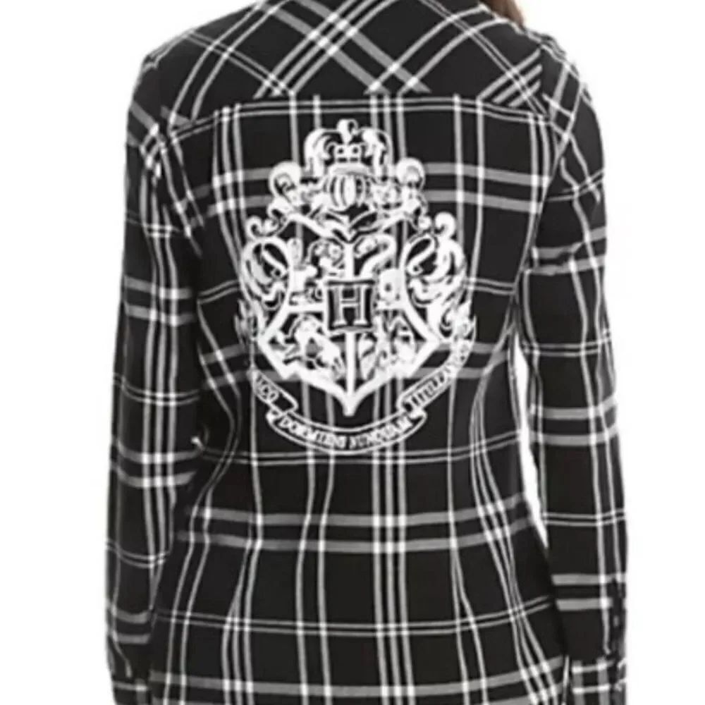 Harry Potter Hogwarts Woven Plaid Button Up L (juniors)